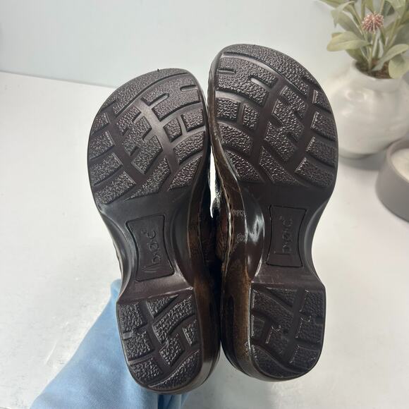 BOC Born Concept Peggy Floral Embossed Leather Clog Shoes Brown Women 7.5 - Picture 9 of 9